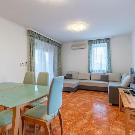 Egyuett A Csalad II Apartman By Bltn Siófok Exteriér fotografie