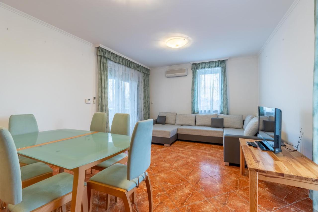 Egyuett A Csalad II Apartman By Bltn Siófok Exteriér fotografie