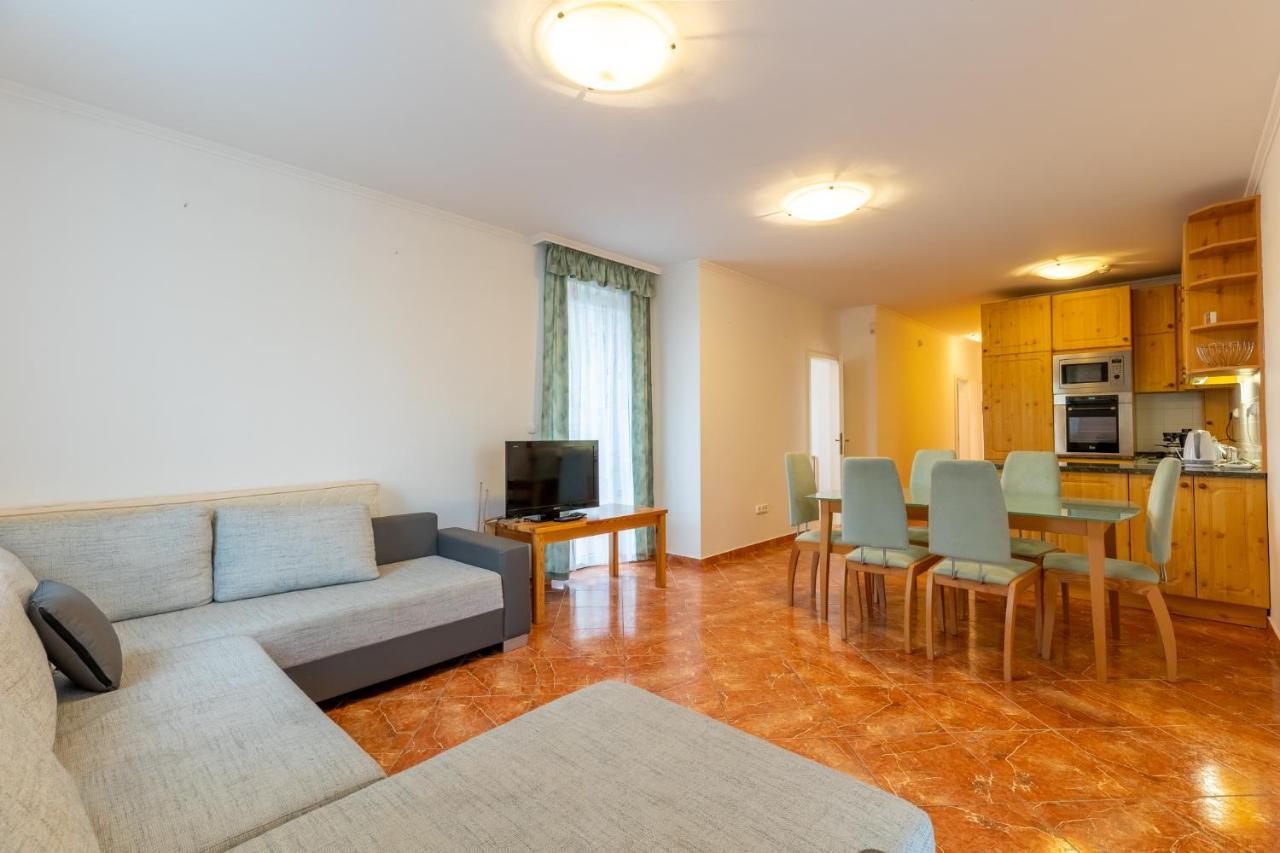 Egyuett A Csalad II Apartman By Bltn Siófok Exteriér fotografie