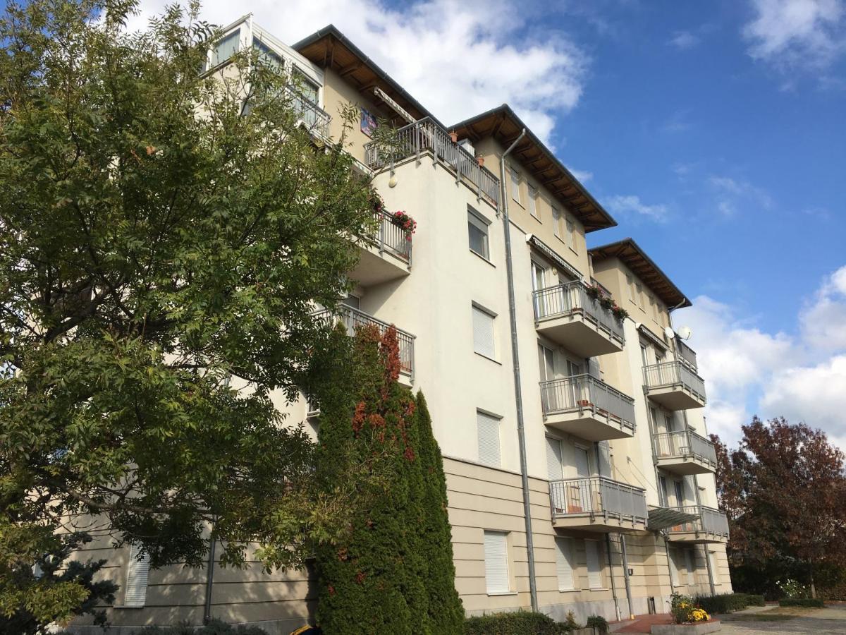 Egyuett A Csalad II Apartman By Bltn Siófok Exteriér fotografie